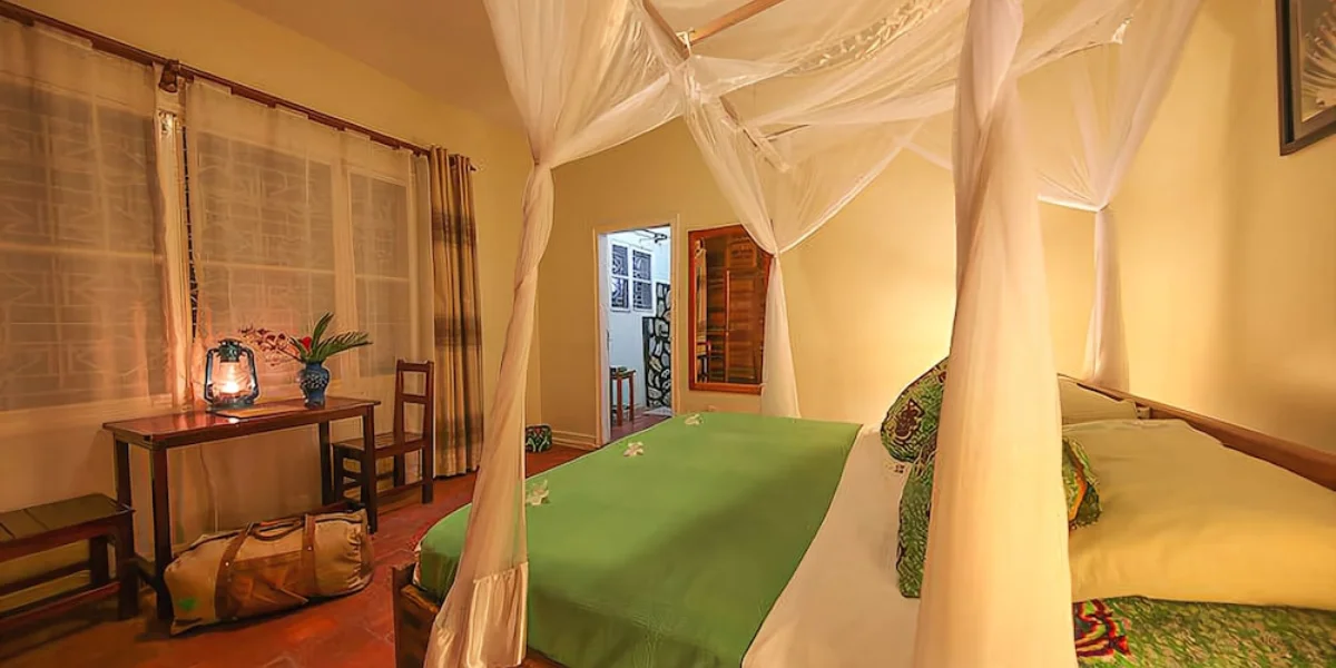 11-days-uganda-primate-safari11 11-days-uganda-primate-safari11