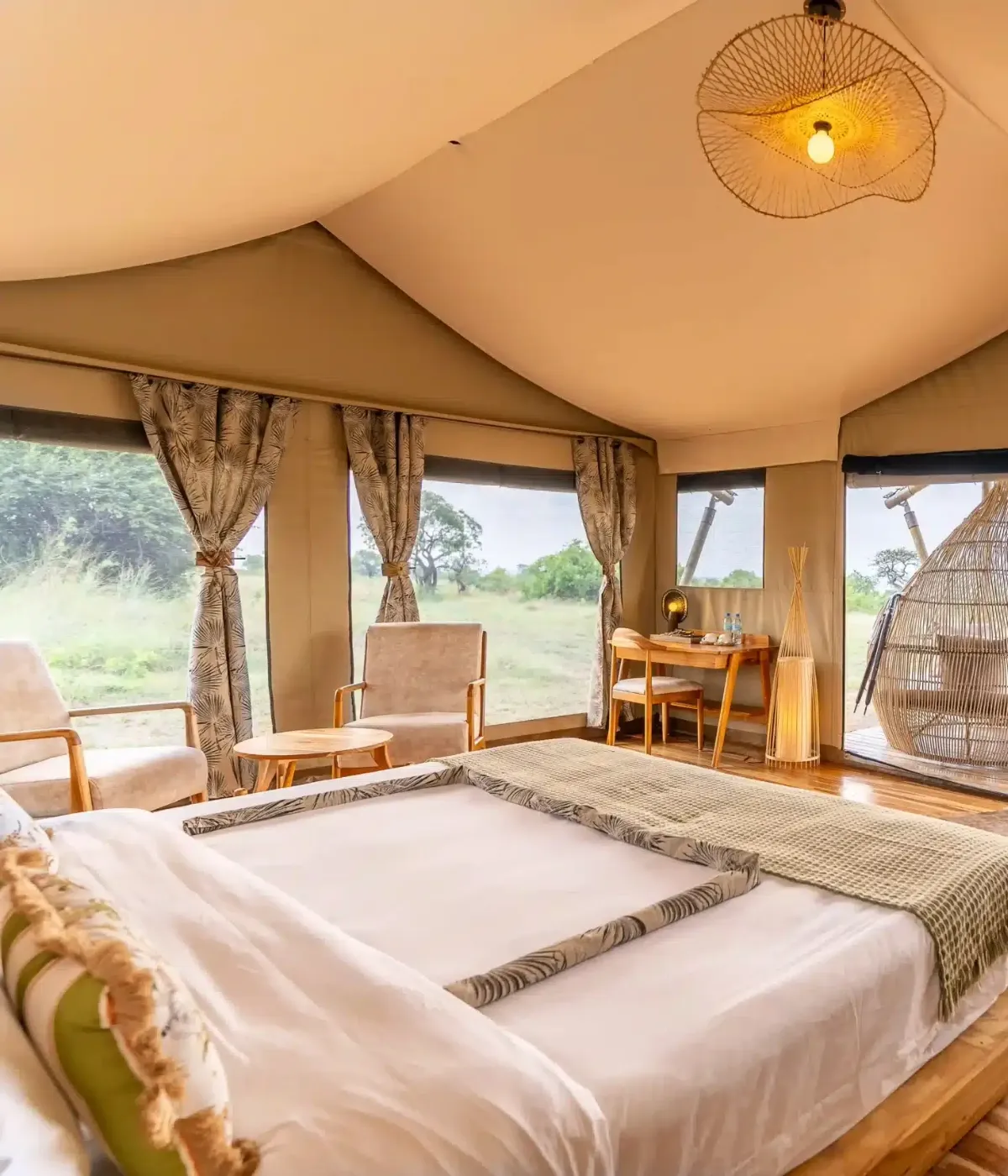Luxury camps in Serengeti 